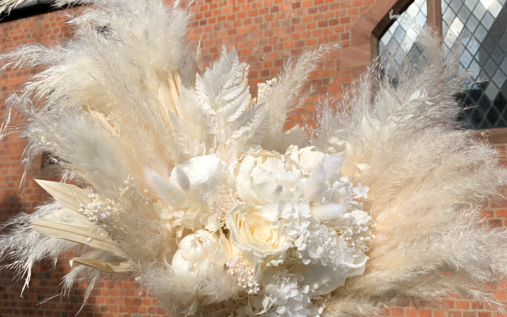 Why Dried Flowers are the Sustainable choice for your Wedding Day