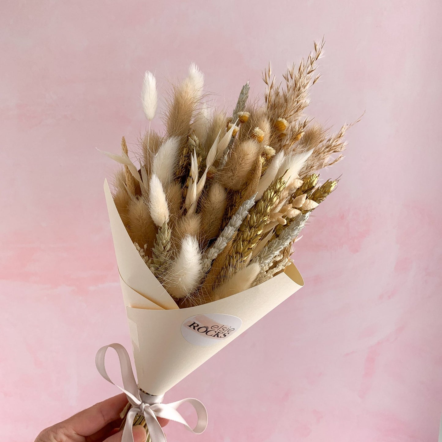 neutral dried flower bouquet