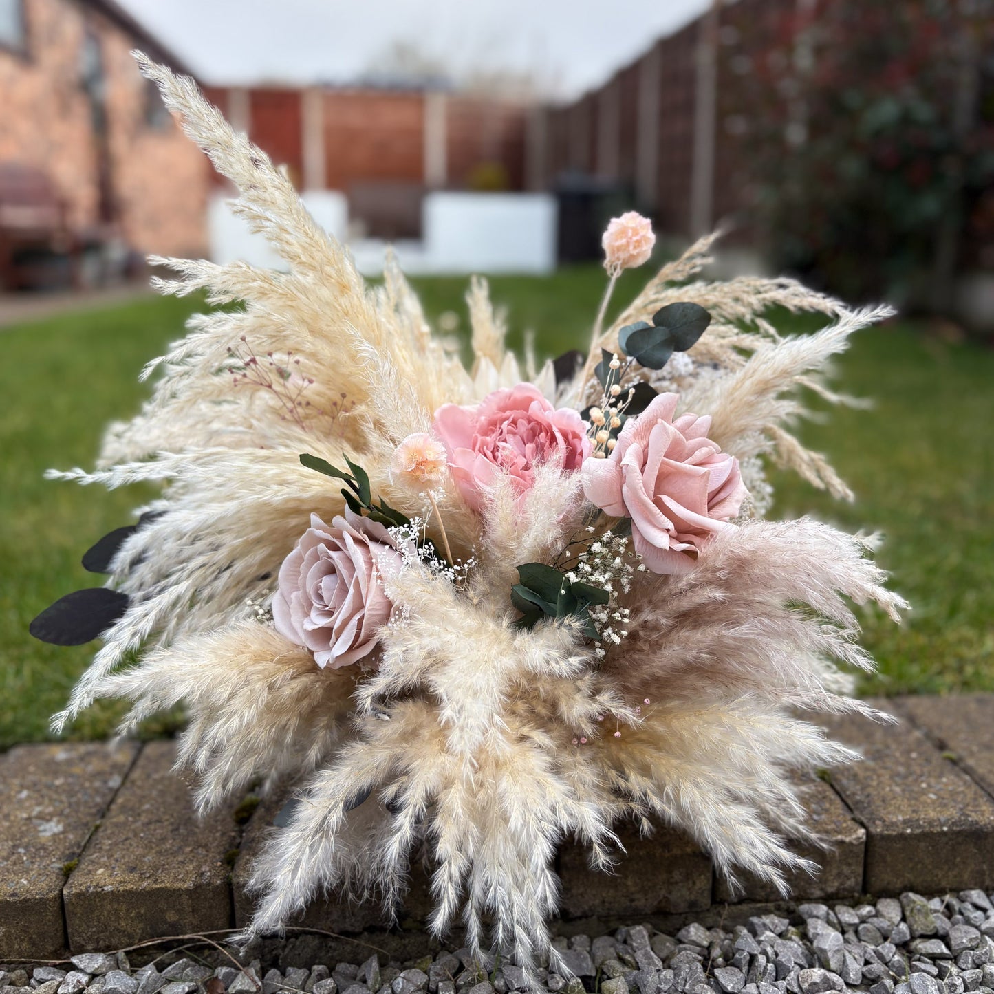pampas floor arrangement for wedding