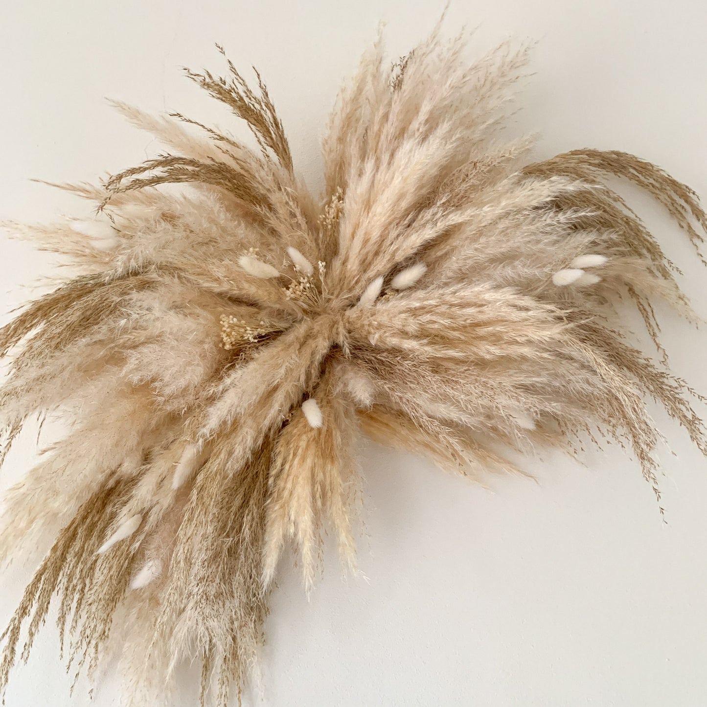 neutral pampas arch