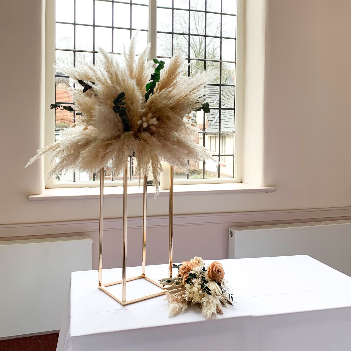 pampas cloud pedestal for wedding