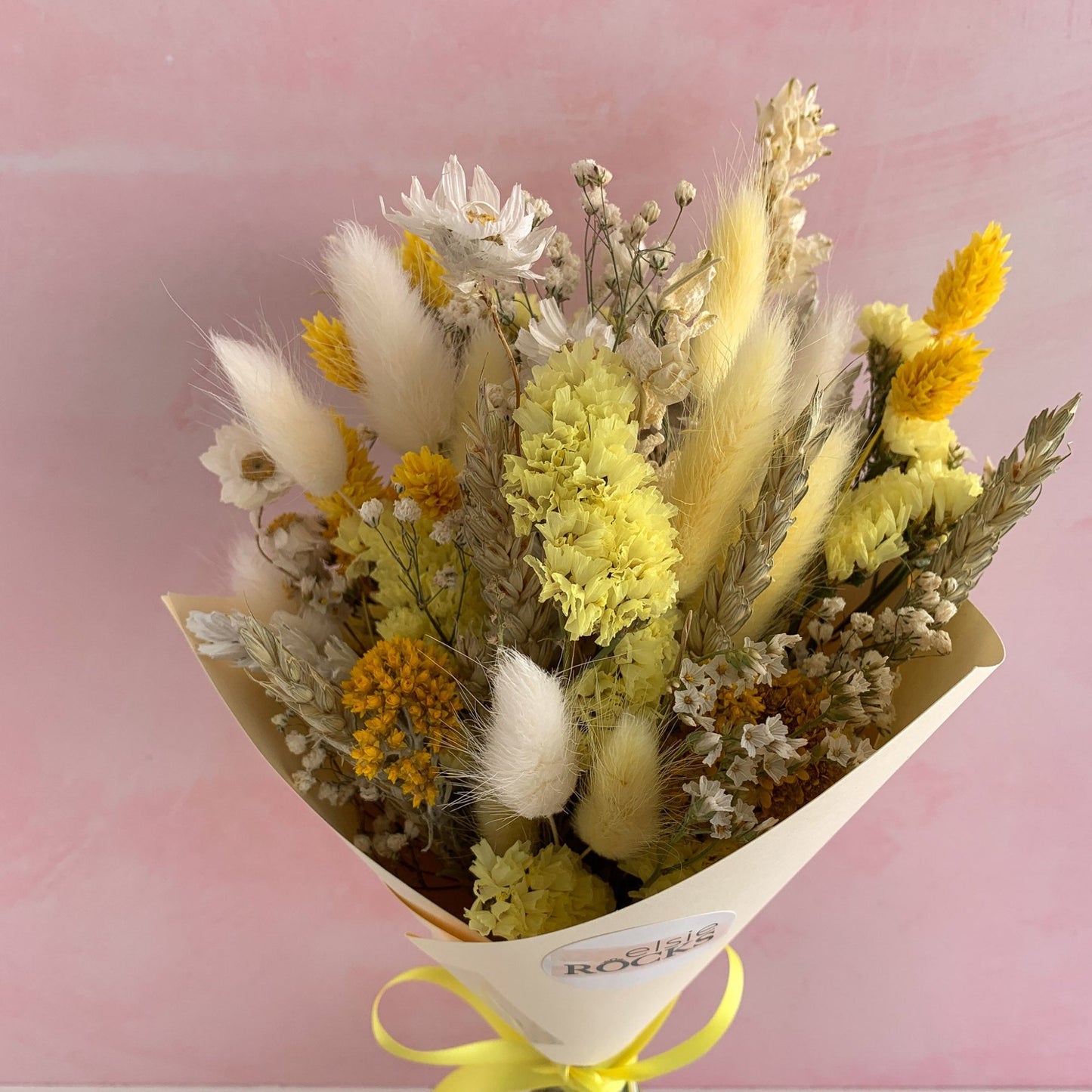 daisy dried flower bouquet