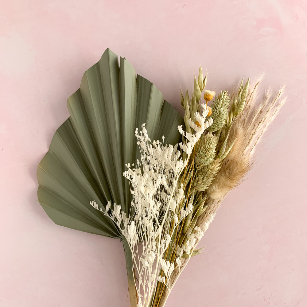 khaki palm spear with natural dried flowers