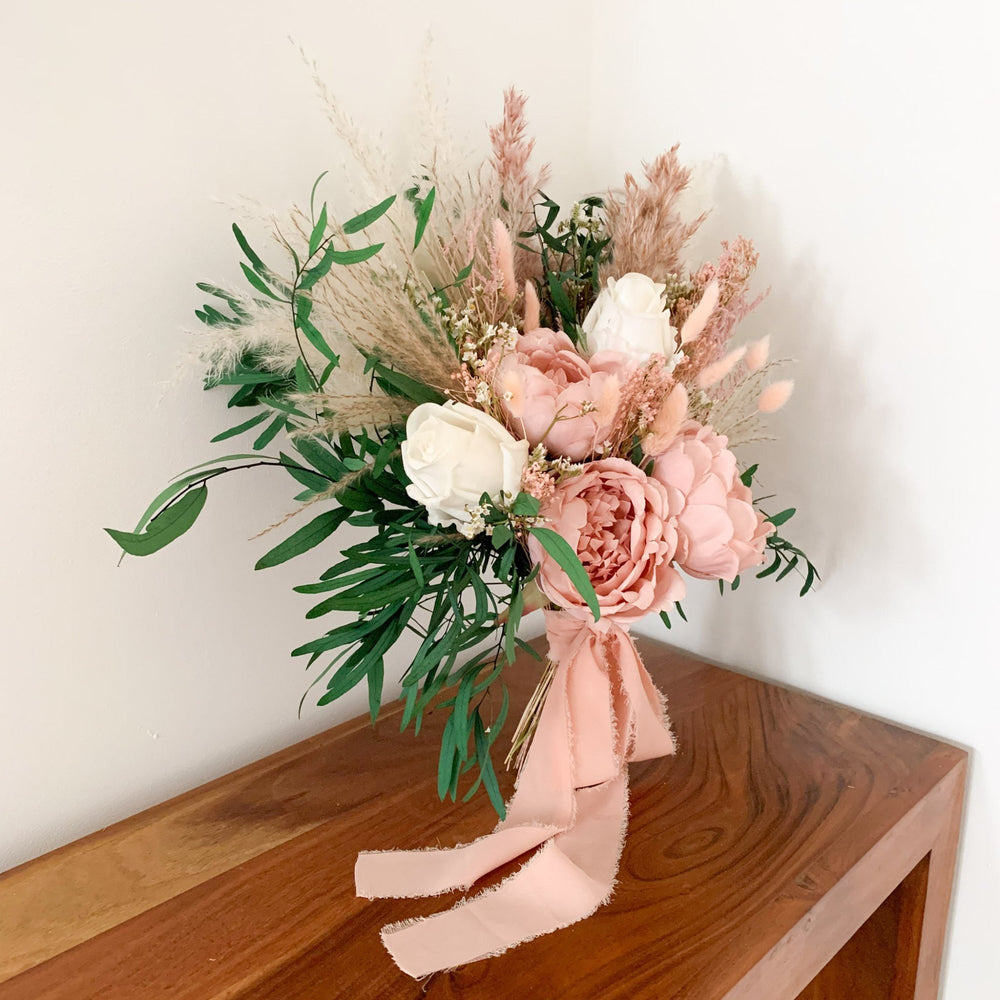 
                      
                        duksy pink rose bridal bouquet
                      
                    