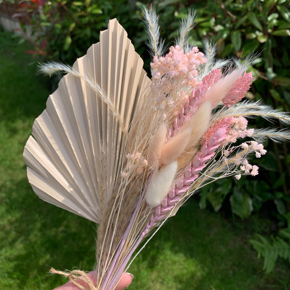 
                      
                        nude palm spear with blush dried flowers
                      
                    