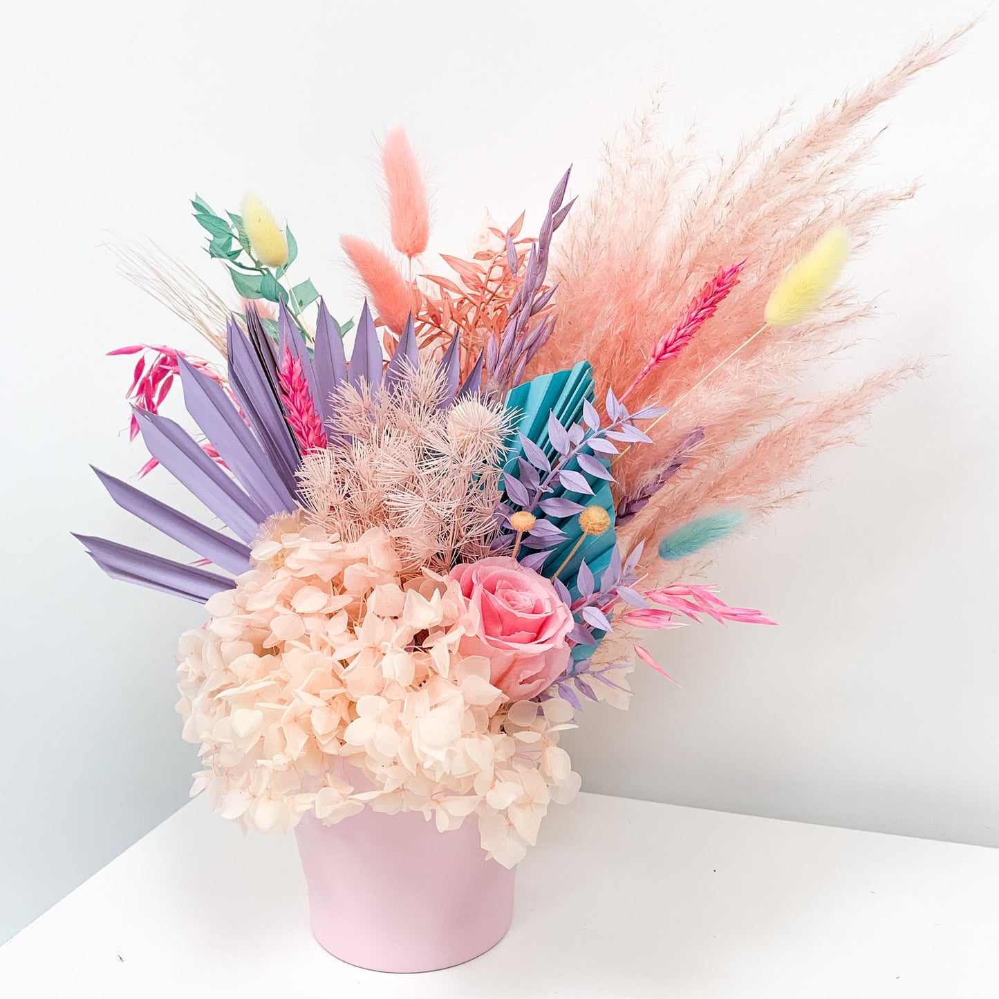 Load image into Gallery viewer, Pastel dried flower pot arrangement
