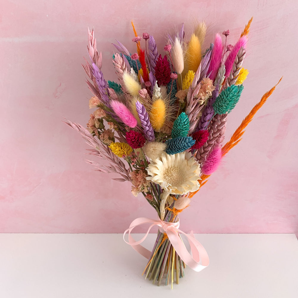 
                      
                        vibrant dried flower bouquet
                      
                    