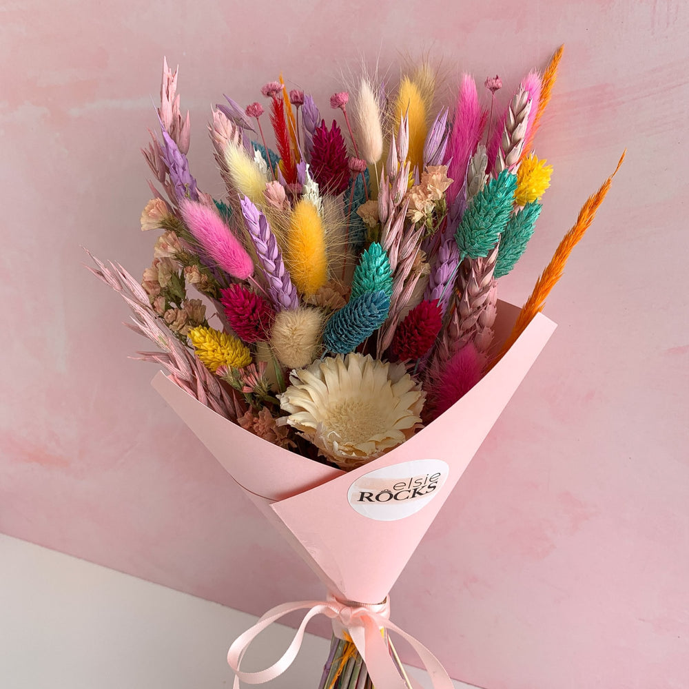 
                      
                        vibrant dried flower bouquet
                      
                    