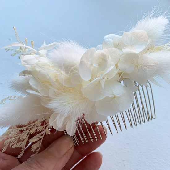 White dried flower hair comb
