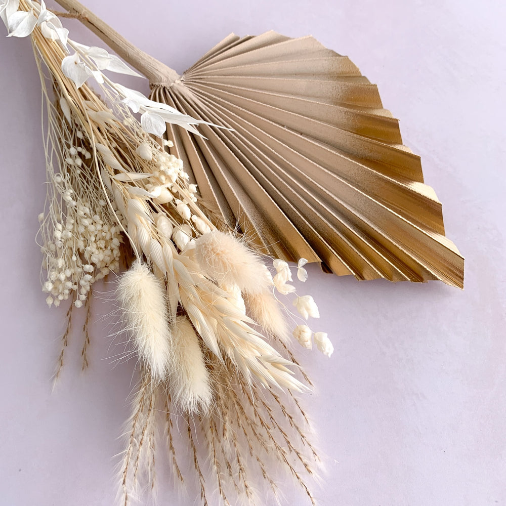 almond palm spear and dried flowers for cake