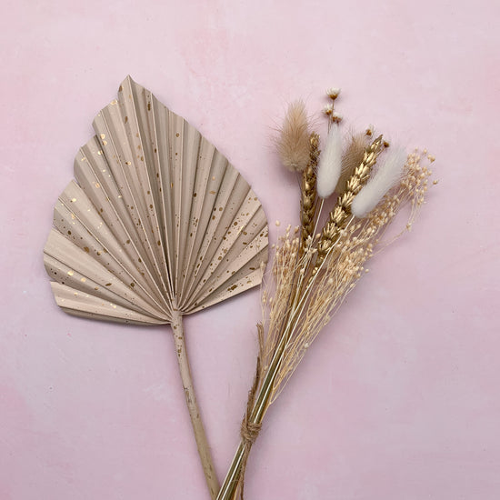 Almond fleck palm and natural dried flowers set