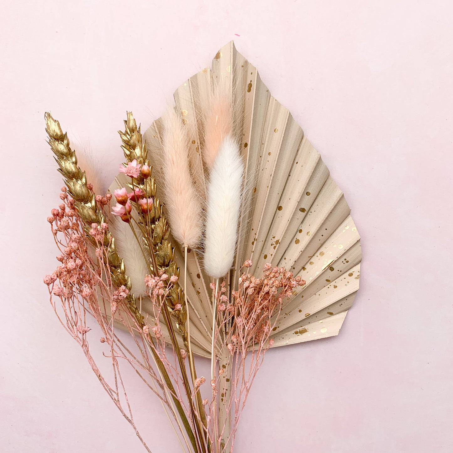 Load image into Gallery viewer, Almond fleck palm and pink dried flowers set
