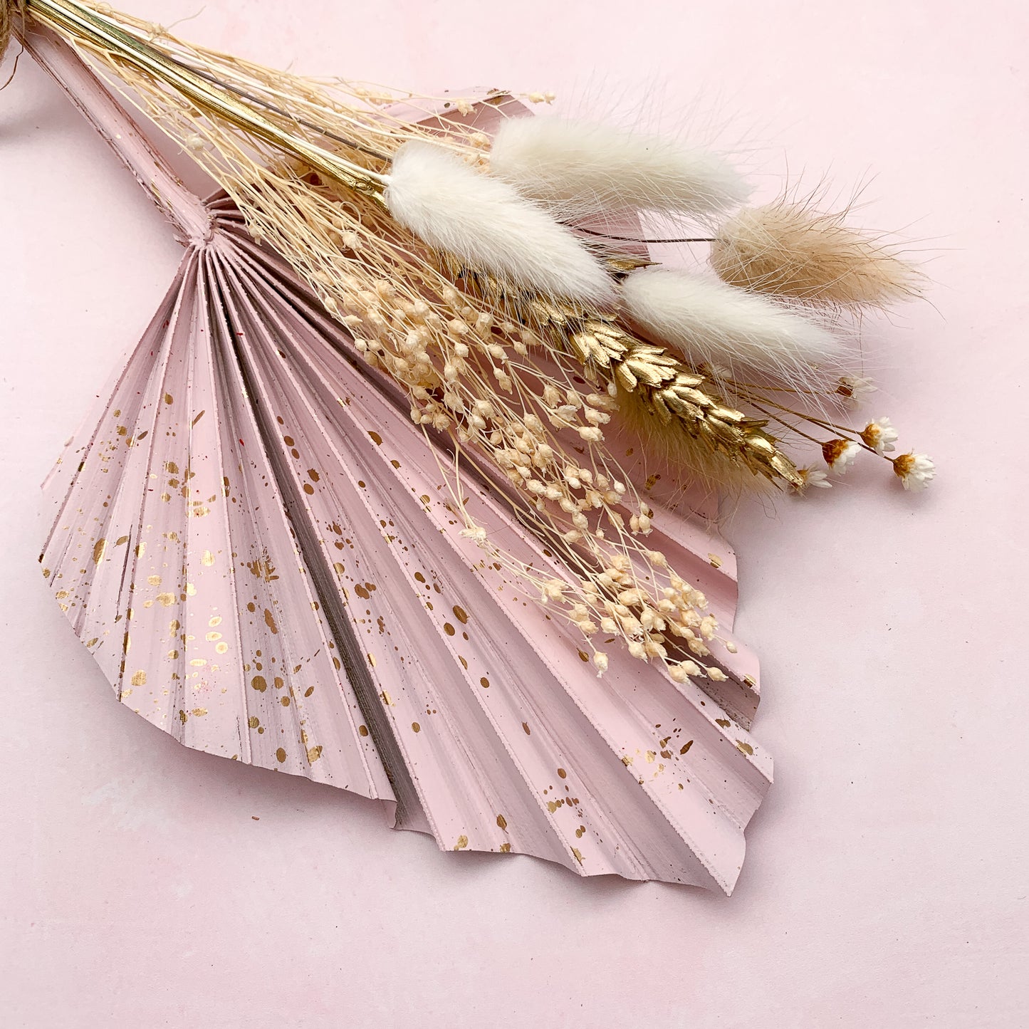 Pink fleck palm and natural dried flowers set
