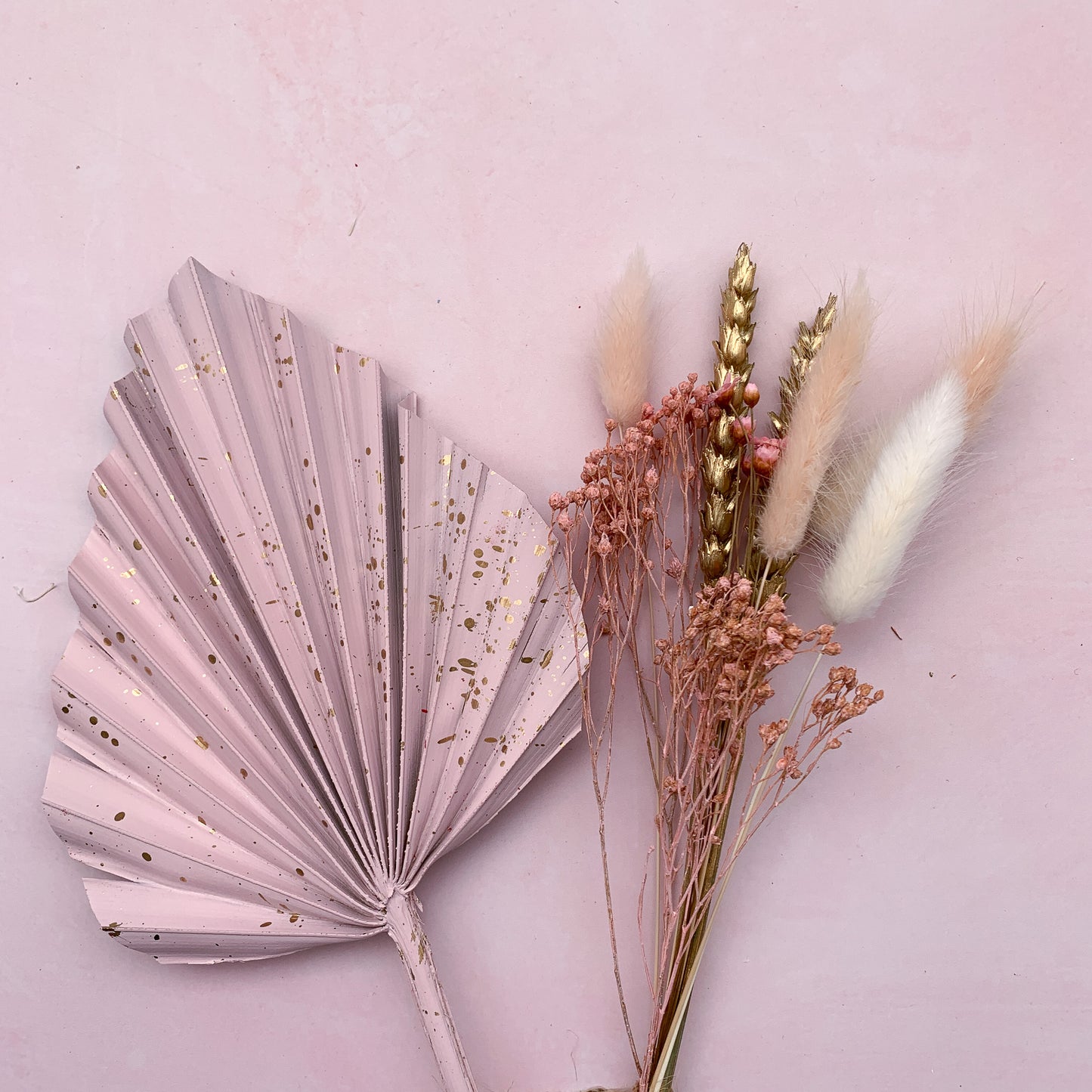 Load image into Gallery viewer, Pink fleck palm and dried flowers set
