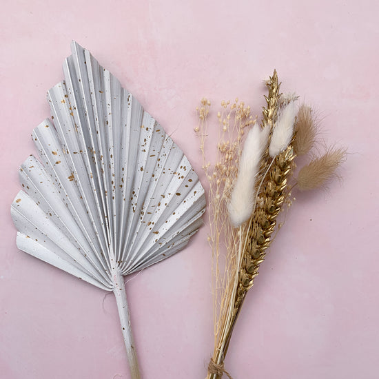 White fleck palm and natural dried flowers set